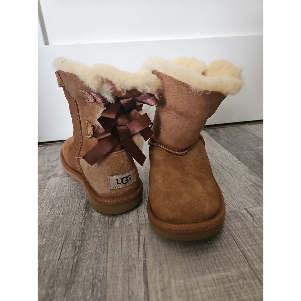 UGG Bailey Bow Mini Boots Chestnut Tan Youth Size 3 Bow Suede